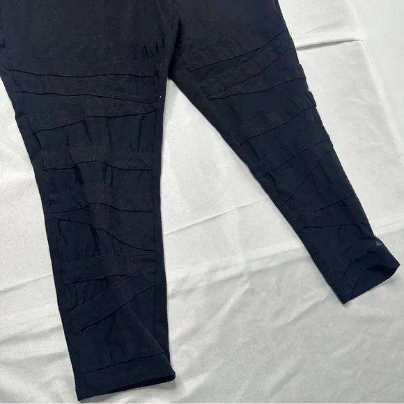 Torrid Size 2 Black Moto Cropped Leggings Mesh Panel Stretch - Picture 3 of 7